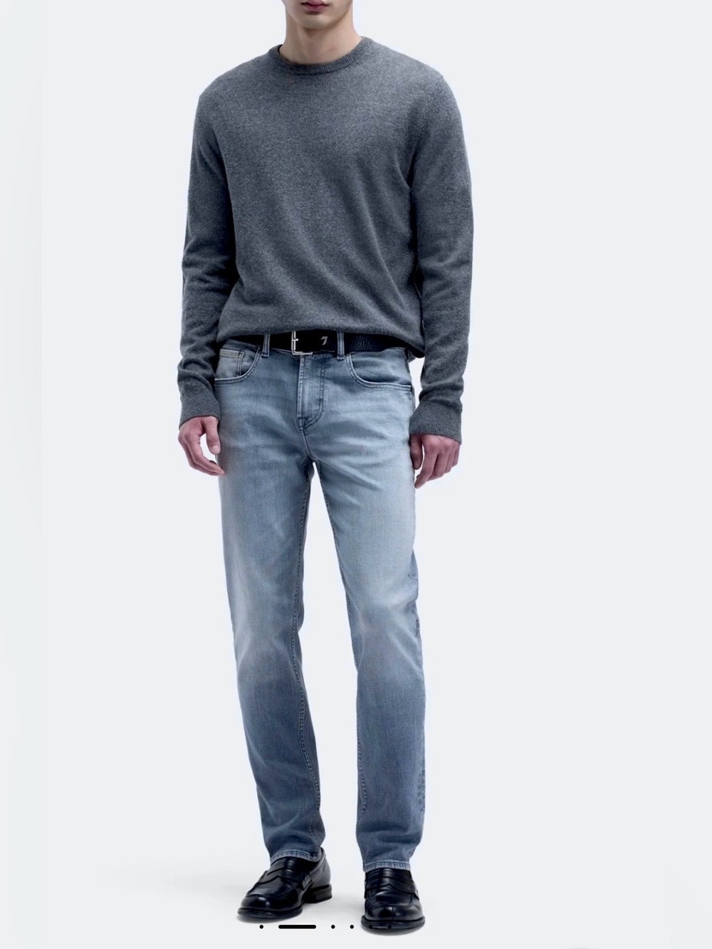 7 for All Mankind Lux Performance Slimmy Jean. 33 x 30 Light Wash Stretch